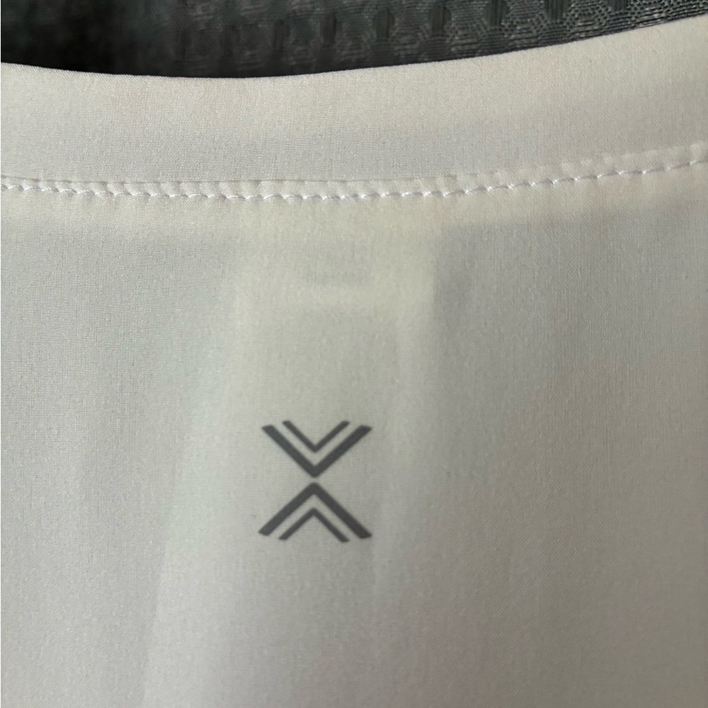Elegant White Golf/Sport Sleeveless Dress - Picture 2 of 4